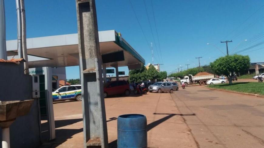 Rolim de Moura: Começa faltar combustível e gás Rolim de Moura: Começa faltar combustível e gás