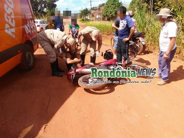 Rolim de Moura-Motociclista sofre queda após passar em buraco na Avenida São Paulo Bairro Boa Esperança Rolim de Moura-Motociclista sofre queda após passar em buraco na Avenida São Paulo Bairro Boa Esperança