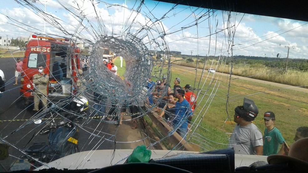 Caminhoneiro de 70 anos morre após ser atingido por pedrada na cabeça em RO