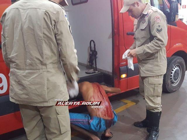 Rolim de Moura - Morador de rua é esfaqueado nas costas e pede socorro em posto de combustível Rolim de Moura - Morador de rua é esfaqueado nas costas e pede socorro em posto de combustível