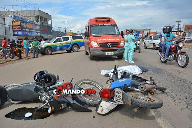 Motociclista morre esmagada após bater em carroceria de carreta na Avenida Transcontinental, em Ji-Paraná Motociclista morre esmagada após bater em carroceria de carreta na Avenida Transcontinental, em Ji-Paraná