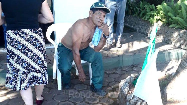 URGENTE: Bandidos atiram em frentista durante roubo em posto de combustível. URGENTE: Bandidos atiram em frentista durante roubo em posto de combustível.