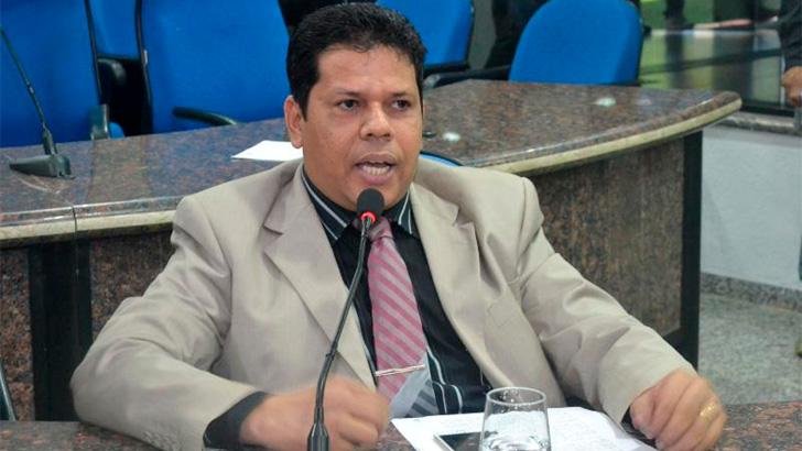 LEI : Após repercussão, vereador propõe proibir o uso de narguilé em espaços públicos LEI : Após repercussão, vereador propõe proibir o uso de narguilé em espaços públicos