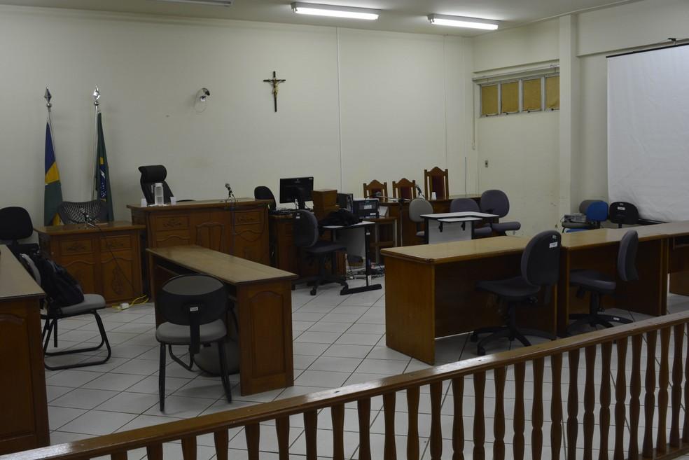Acusados de matarem agente penitenciÃ¡rio com espeto de churrasco sÃ£o condenados a 51 anos de prisÃ£o, em RO