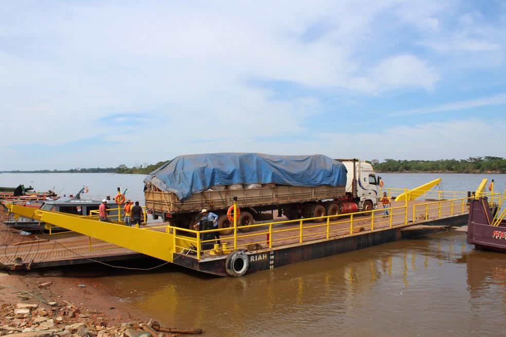 Produtos brasileiros voltam a ser exportados para a BolÃvia após suspensão de mais de um mês em RO