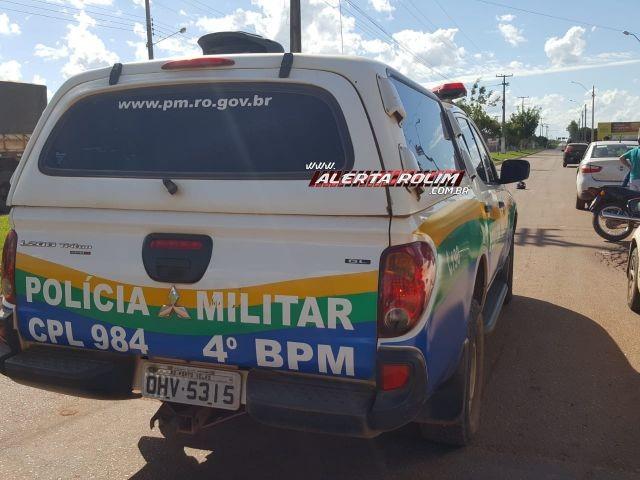 Rolim de Moura - Passageira abre porta de carro estacionado e atinge moto ocupada por dois irmãos