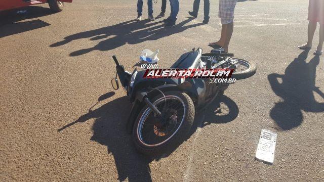 Rolim de Moura - Mulher fica ferida em colisão entre carro e moto no cruzamento da Rua Guaporé com Avenida Porto Velho Rolim de Moura - Mulher fica ferida em colisão entre carro e moto no cruzamento da Rua Guaporé com Avenida Porto Velho