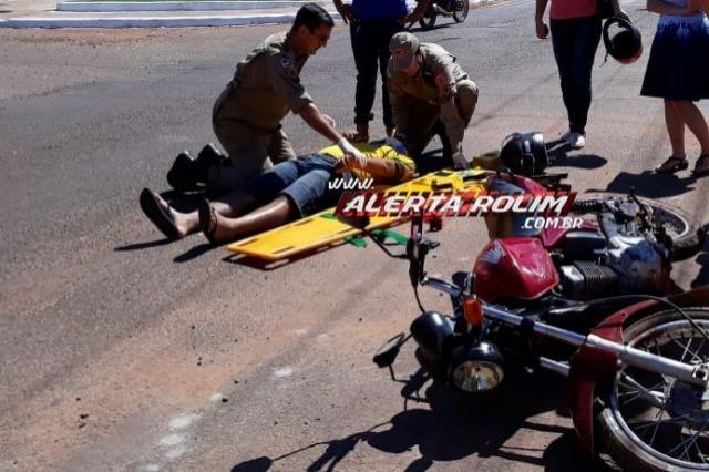 Rolim de Moura - Motociclista fica ferido após ser atingido por carro no Centro da cidade Rolim de Moura - Motociclista fica ferido após ser atingido por carro no Centro da cidade