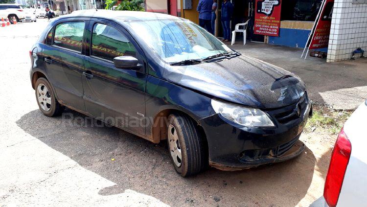 NA "DUQUE": Mulher avança preferencial e deixa motociclista seriamente ferido NA "DUQUE": Mulher avança preferencial e deixa motociclista seriamente ferido