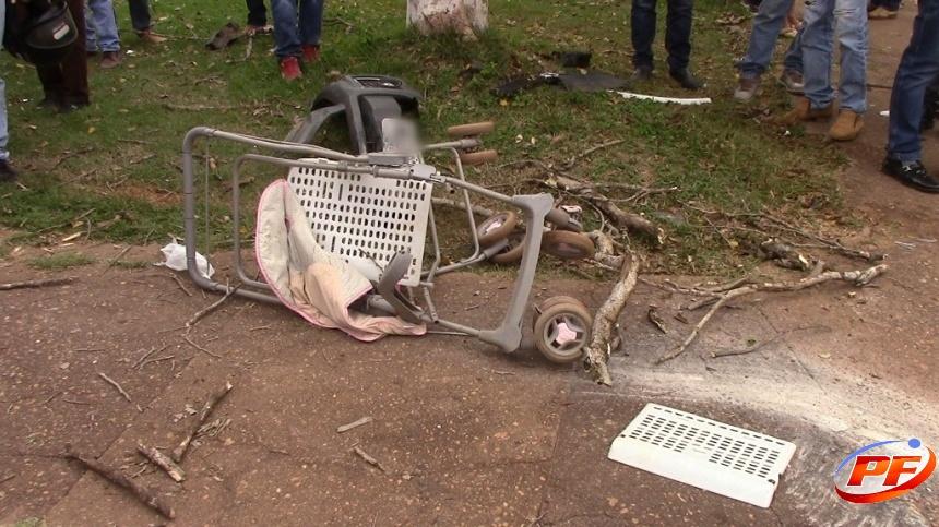 Trágica colisão entre L200 Triton e Picape/Strada atinge mãe e filha na calçada de cruzamento de Rolim de Moura Trágica colisão entre L200 Triton e Picape/Strada atinge mãe e filha na calçada de cruzamento de Rolim de Moura