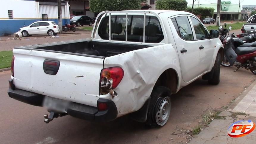 Trágica colisão entre L200 Triton e Picape/Strada atinge mãe e filha na calçada de cruzamento de Rolim de Moura Trágica colisão entre L200 Triton e Picape/Strada atinge mãe e filha na calçada de cruzamento de Rolim de Moura