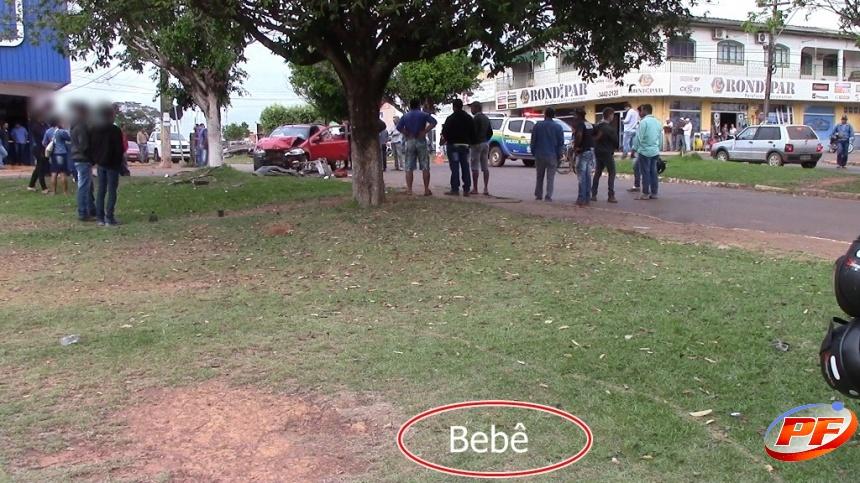 Trágica colisão entre L200 Triton e Picape/Strada atinge mãe e filha na calçada de cruzamento de Rolim de Moura Trágica colisão entre L200 Triton e Picape/Strada atinge mãe e filha na calçada de cruzamento de Rolim de Moura