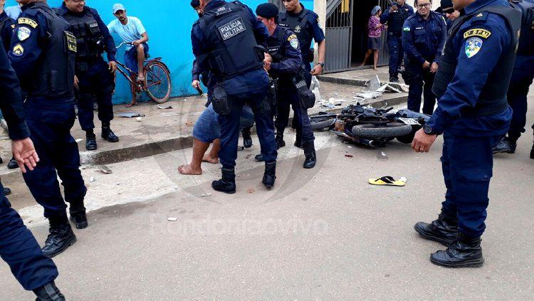 BATEU NA LIXEIRA: Suspeito em fuga alucinada se envolve em grave acidente