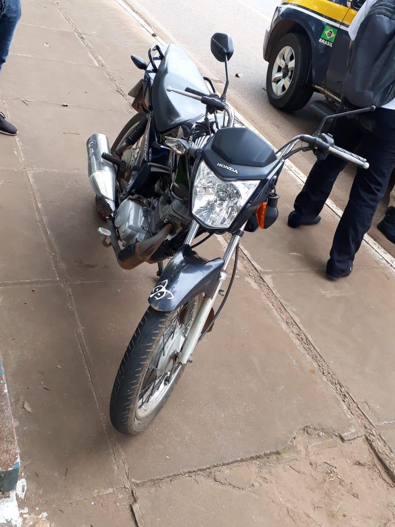 MULHER SOFRE GRAVE FERIMENTO AO SER ATROPELADA NA AVENIDA JORGE TEIXEIRA