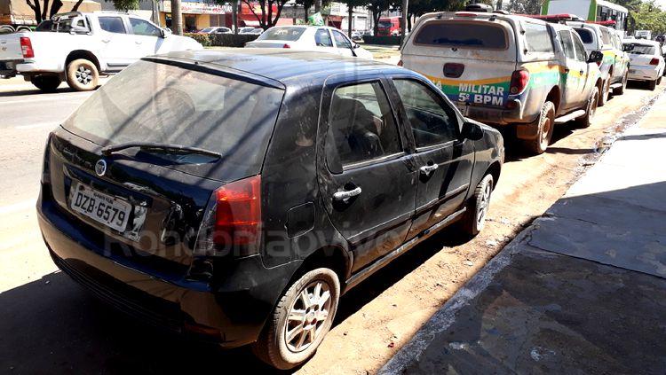 ASSALTO: Polícia prende suspeito em carro levado durante roubo a residência ASSALTO: Polícia prende suspeito em carro levado durante roubo a residência