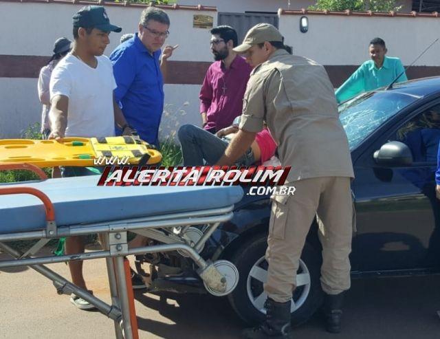 Rolim de Moura - Após ser atingida por carro, passageira de moto percorre por mais de 30 metros em cima do capô do veículo Rolim de Moura - Após ser atingida por carro, passageira de moto percorre por mais de 30 metros em cima do capô do veículo