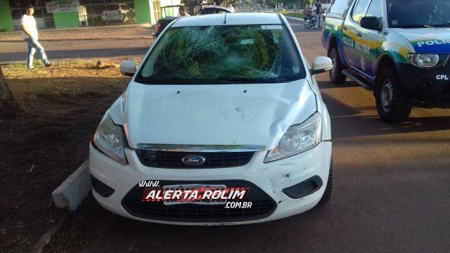 Rolim de Moura - Colisão entre carro e moto resulta em uma vítima lesionada Rolim de Moura - Colisão entre carro e moto resulta em uma vítima lesionada