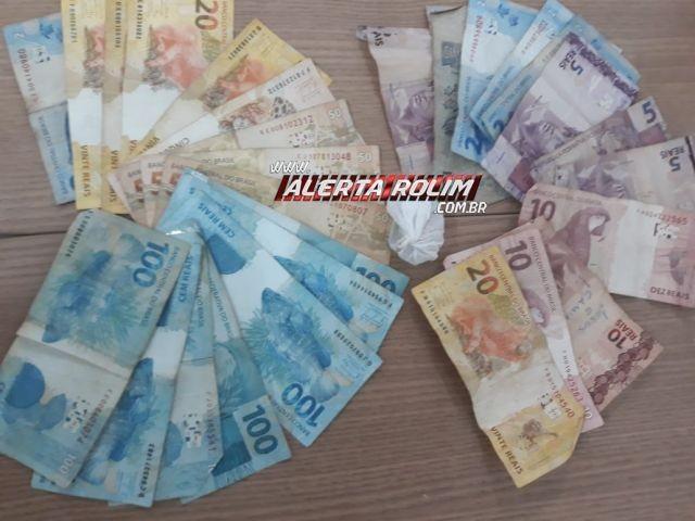 Rolim de Moura - Suspeitos de tráfico de drogas são presos pela PM; drogas e grande quantidade de dinheiro foram apreendidos - Vídeo Rolim de Moura - Suspeitos de tráfico de drogas são presos pela PM; drogas e grande quantidade de dinheiro foram apreendidos - Vídeo