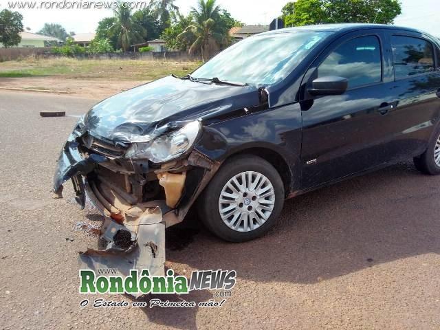 Rolim de Moura- Motociclista é socorrido após colidir em carro Rolim de Moura- Motociclista é socorrido após colidir em carro