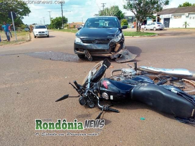 Rolim de Moura- Motociclista é socorrido após colidir em carro Rolim de Moura- Motociclista é socorrido após colidir em carro