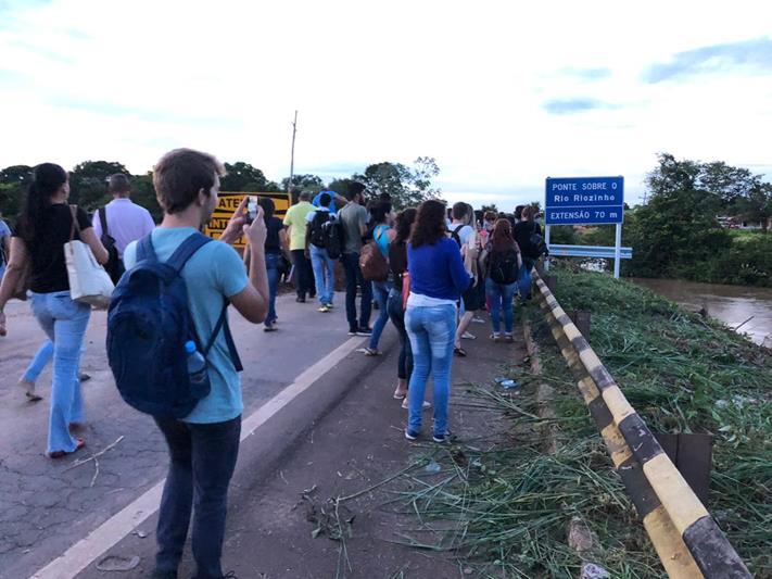 Interdição de ponte causa prejuízos para população