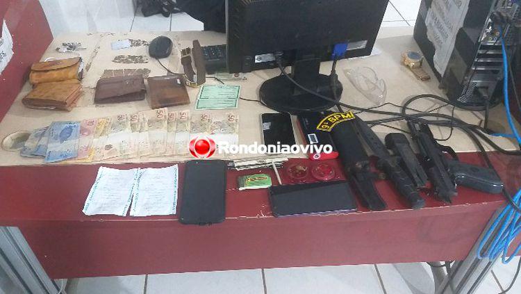 DENTRO DE CARRO: Trio suspeito de arrastão é interceptado e polícia localiza pistola .40