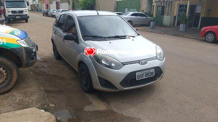 DENTRO DE CARRO: Trio suspeito de arrastão é interceptado e polícia localiza pistola .40