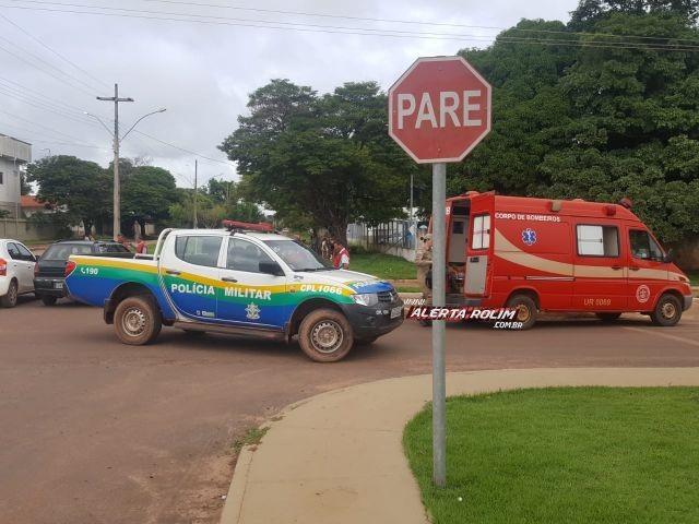 Rolim de Moura – Passageiro de mototáxi fica ferido após moto ser atingida por carro no Centro da cidade Rolim de Moura – Passageiro de mototáxi fica ferido após moto ser atingida por carro no Centro da cidade