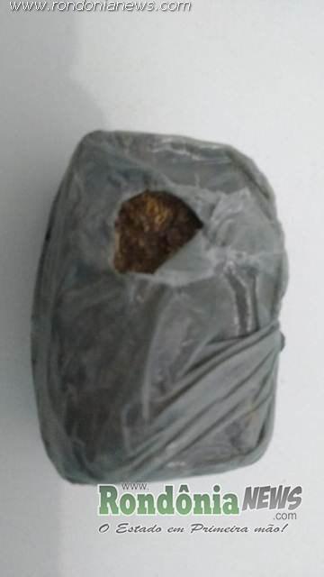 Santa Luzia- Apenado finge passar mal para ir ao hospital só para pegar droga escondida em banheiro e tenta subornar policiais. Santa Luzia- Apenado finge passar mal para ir ao hospital só para pegar droga escondida em banheiro e tenta subornar policiais.