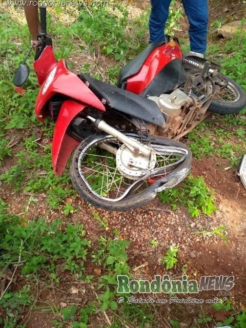 Santa Luzia – Mulher fica ferida ao perder o controle da motoneta na RO 383 Santa Luzia – Mulher fica ferida ao perder o controle da motoneta na RO 383