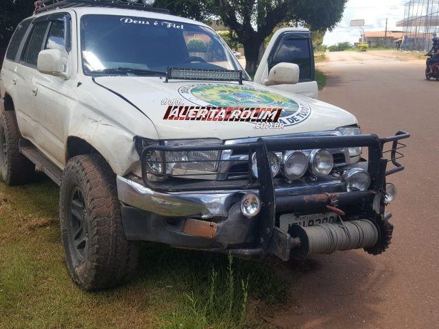 Rolim de Moura – Colisão entre dois carros é registrada na Avenida Norte Sul Rolim de Moura – Colisão entre dois carros é registrada na Avenida Norte Sul