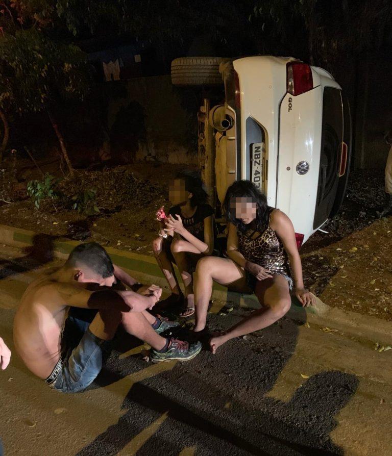 Jaru: Elemento embriagado e inabilitado capota veículo emprestado ao fugir da PM