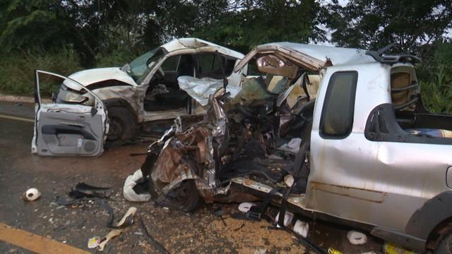 Quatro acidentes deixam 7 mortos na BR-364 em RO; 2 acontecem em menos de 1h Quatro acidentes deixam 7 mortos na BR-364 em RO; 2 acontecem em menos de 1h