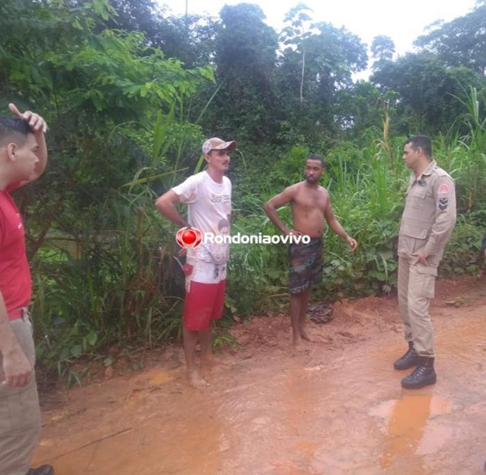 SUBMERSO: Carro com seis pessoas cai em igarapé e vítimas se afogam SUBMERSO: Carro com seis pessoas cai em igarapé e vítimas se afogam