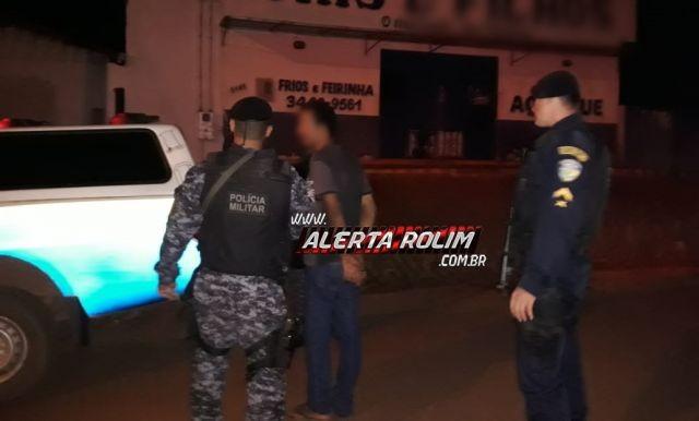 Rolim de Moura – Acusado de tráfico de drogas de Vilhena é preso pela PM durante "Operação Carnaval" - Vídeo Rolim de Moura – Acusado de tráfico de drogas de Vilhena é preso pela PM durante "Operação Carnaval" - Vídeo