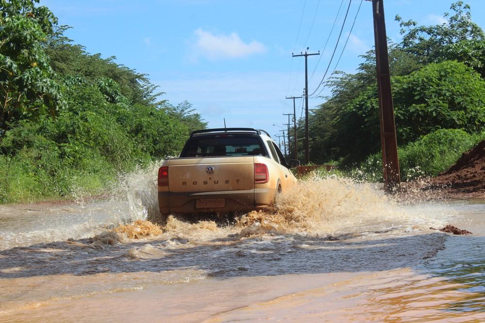 Cheia do rio Madeira gera transtornos e prejuízos na estrada do Belmont em Porto Velho