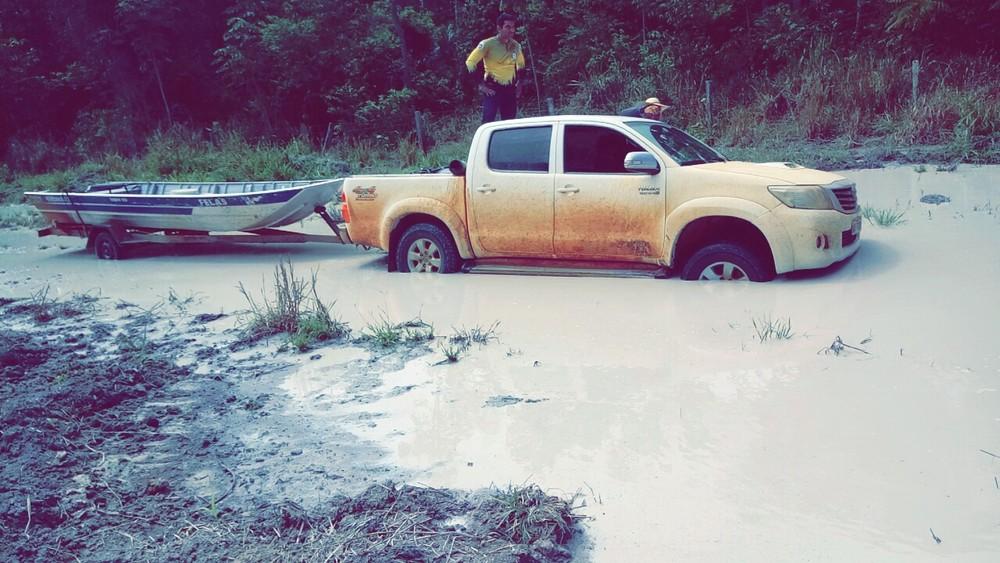Quadrilha pousa com 400 kg de cocaína em avião e é presa ao tentar transportar droga em barco em MT Quadrilha pousa com 400 kg de cocaína em avião e é presa ao tentar transportar droga em barco em MT
