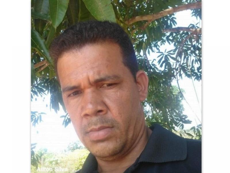 São Francisco do Guaporé - Vítima fatal por afogamento fica preso as ferragens após prancha de ponte quebrar e trator ficar submerso em rio.