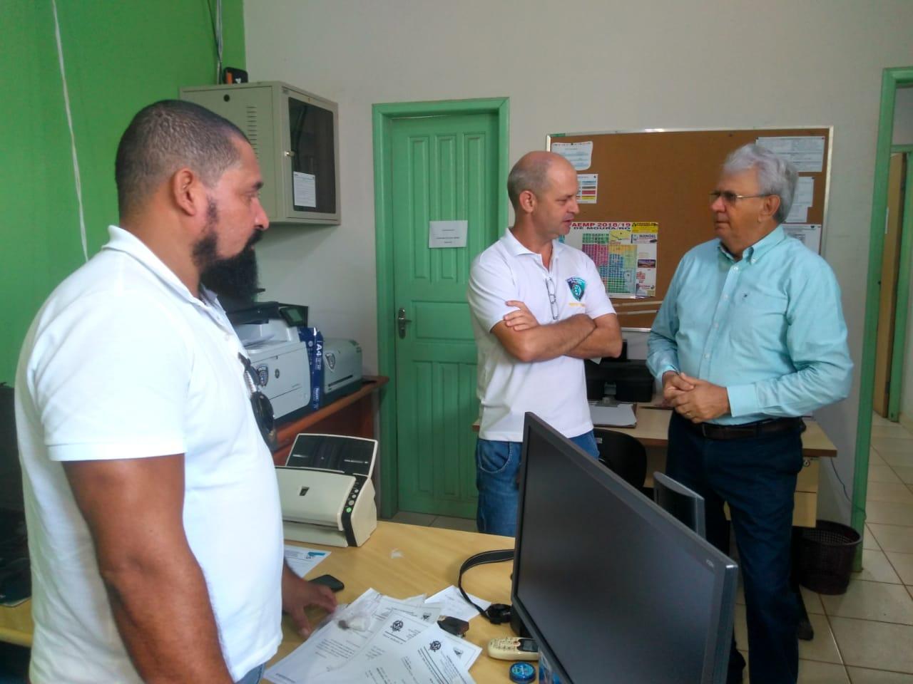 ROLIM DE MOURA: Polícia Técnica Cientifica recebe visita do Vice Governador Zé da Jodan ROLIM DE MOURA: Polícia Técnica Cientifica recebe visita do Vice Governador Zé da Jodan
