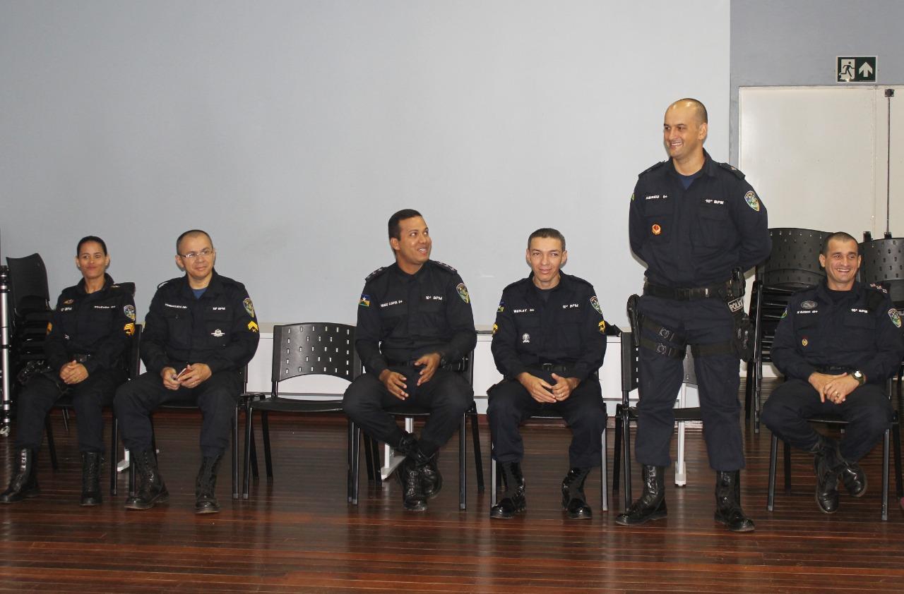 ROLIM DE MOURA: Escolas e Polícia Militar traçam planos de segurança contra violência ROLIM DE MOURA: Escolas e Polícia Militar traçam planos de segurança contra violência