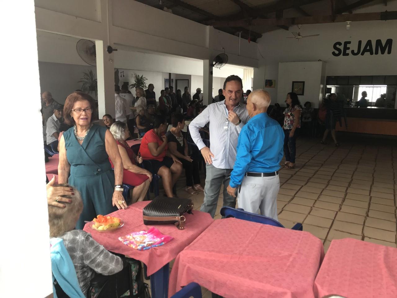 ROLIM DE MOURA: Centro de Convivência do idoso é reformado