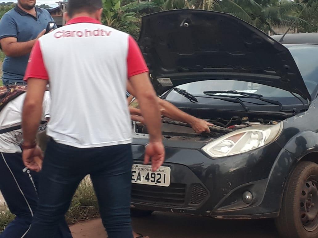 SÃO FRANCISCO: Mulher busca filho na creche e criança avista cobra no motor do carro - VÍDEO SÃO FRANCISCO: Mulher busca filho na creche e criança avista cobra no motor do carro - VÍDEO