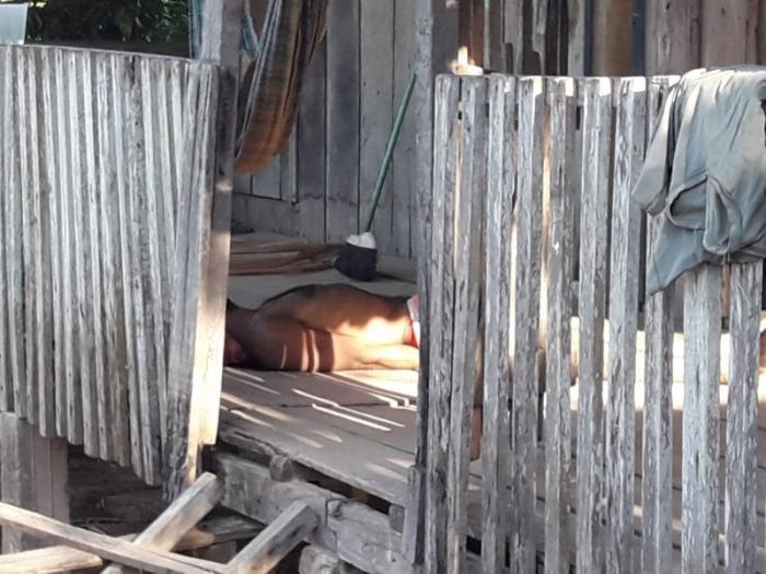 Usuário de drogas é morto a tiros dentro da sua própria residência, em Ji-Paraná Usuário de drogas é morto a tiros dentro da sua própria residência, em Ji-Paraná