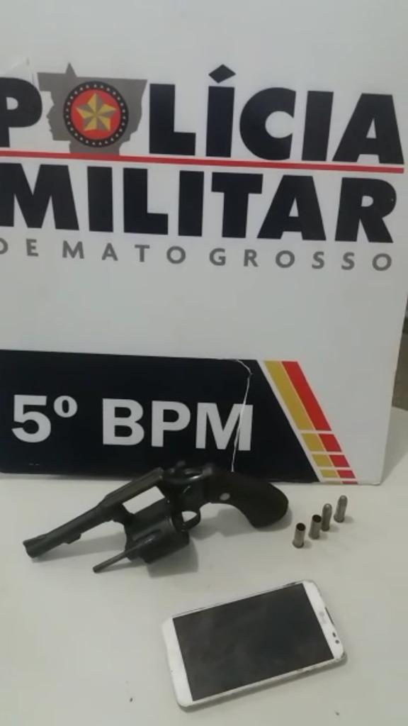 PERDEU: Baleado, caminhoneiro tira arma de ladrão e acerta dois tiros nele