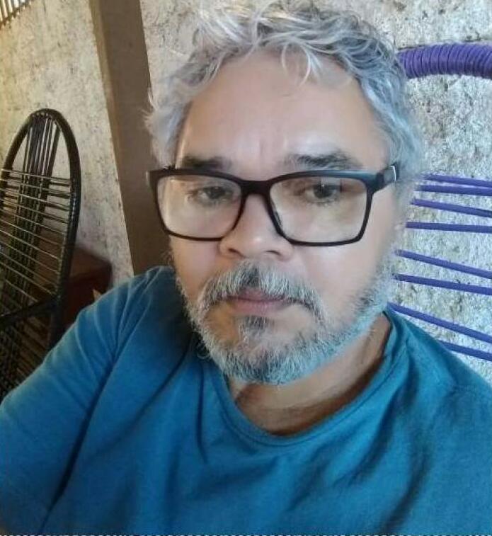 Urgente-Vereador licenciado Leonel Pereira de Rolim de Moura passa mal em via pública e é socorrido as pressas pelo SAMU Urgente-Vereador licenciado Leonel Pereira de Rolim de Moura passa mal em via pública e é socorrido as pressas pelo SAMU