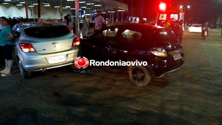 INVADIU: Motociclista fica em estado grave após colisão entre três veículos INVADIU: Motociclista fica em estado grave após colisão entre três veículos