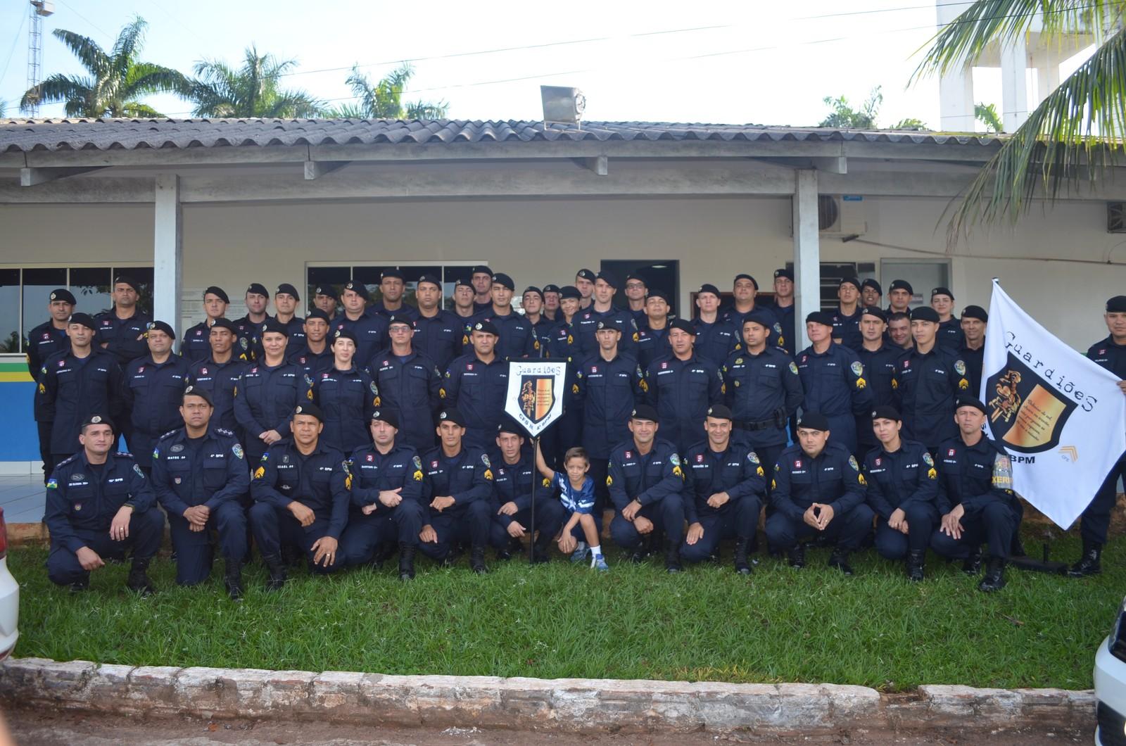 Menino filmado imitando treino de PMs é convidado a conhecer quartel militar em Cacoal, RO