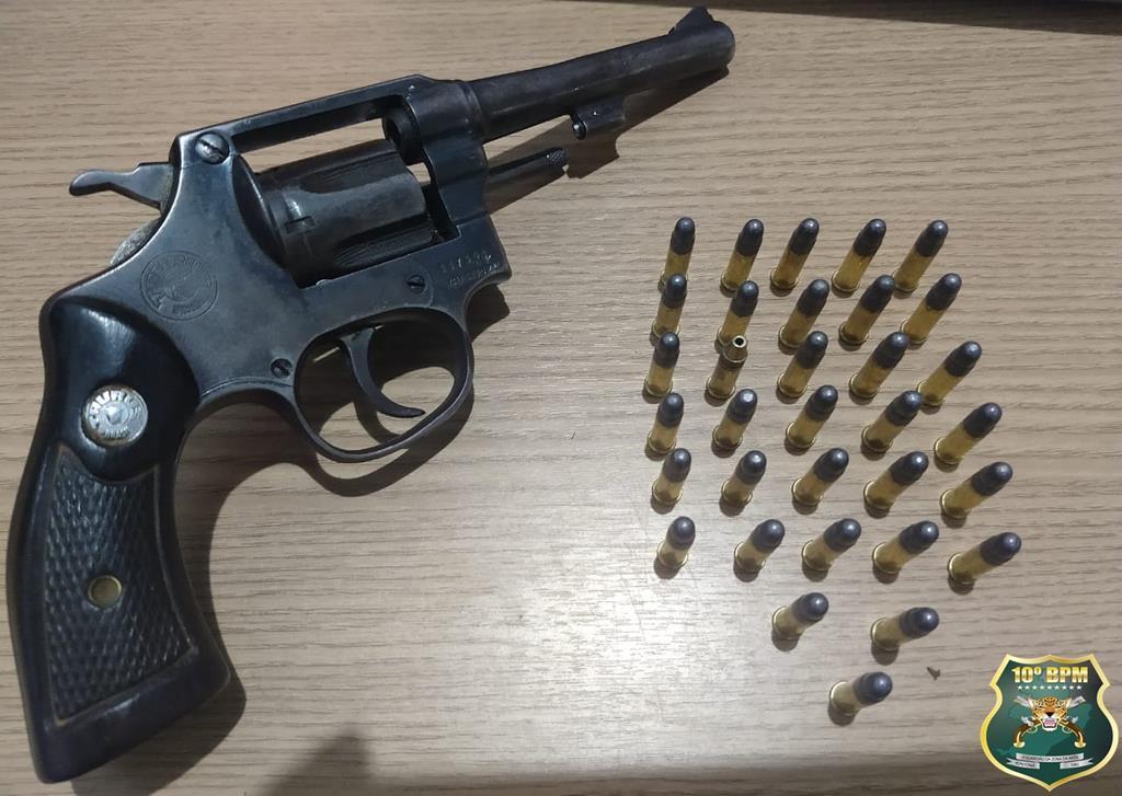Nova Brasilândia | Armas de fogo e munições são apreendidas pela Polícia Militar do 10º BPM, durante “Operação Paz no Campo”