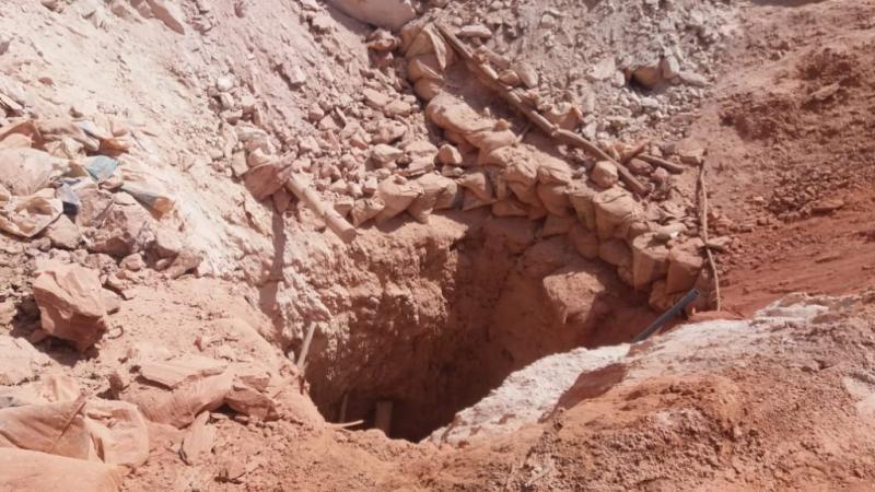 Homem morre soterrado em garimpo clandestino – FOTOS Homem morre soterrado em garimpo clandestino – FOTOS
