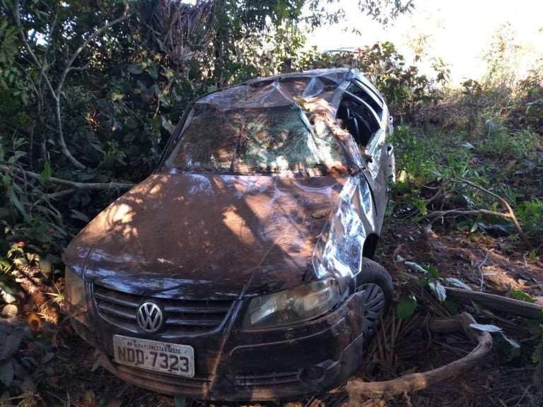 Homem perde o controle da direção e capota carro em Rolim de Moura Homem perde o controle da direção e capota carro em Rolim de Moura